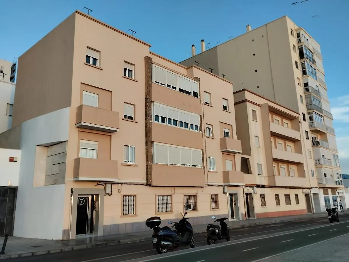 Apartamento Amilcar Frente A La Playa Primera Linea De Playa Cadiz