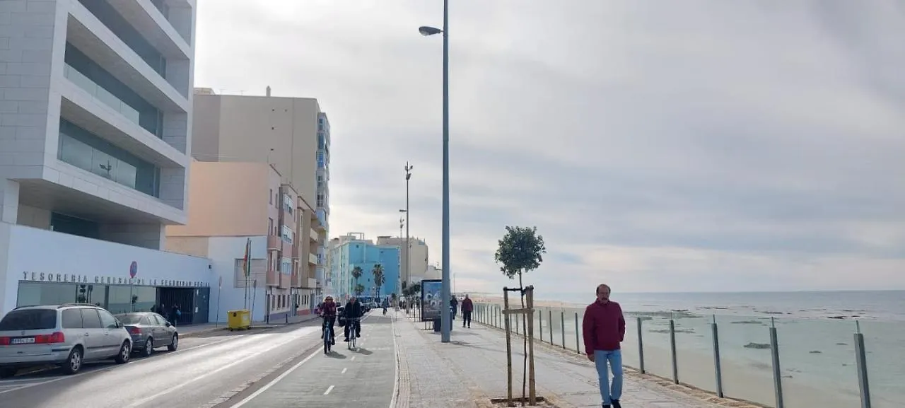 Apartamento Amilcar Frente A La Playa Primera Linea De Playa Cadiz